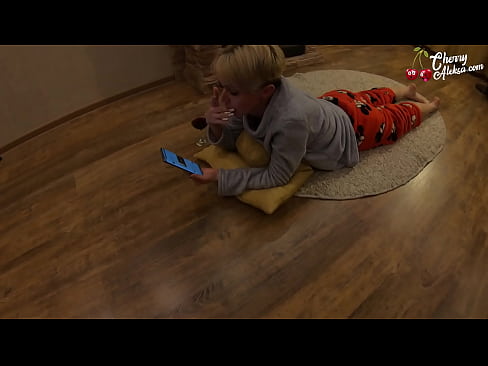 ❤️ Loira Louca a Chupar Pila Enorme a Chupar e a Saltar sobre ela - Sexo Anal Porno em porno pt.xxxifuck.ru